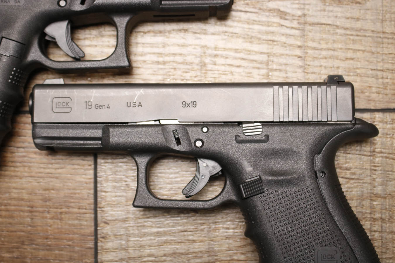 GLOCK 19 Gen 4 9mm Police Trade-In U.S. Made Pistol with Night Sights (Fair Condition)