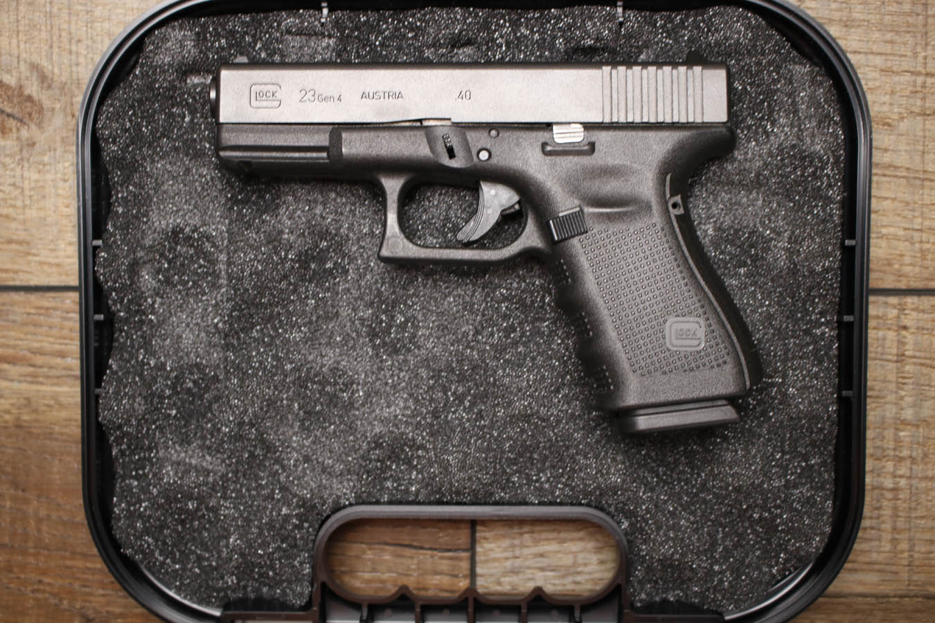 GLOCK 23 Gen 4 40 S&W Police Trade-In Pistol with 3 Magazines and Box